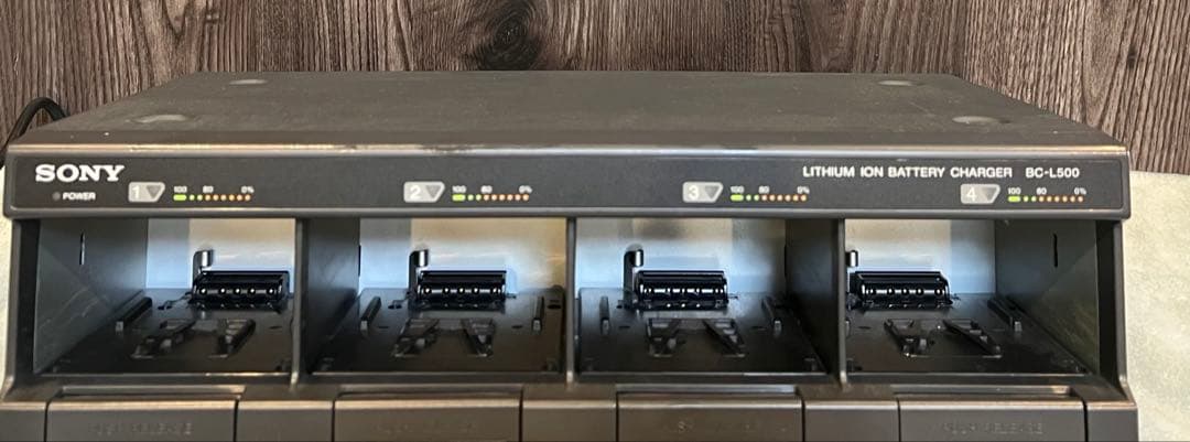 中古品　Sony BC-L500 4本ハイスピード充電器