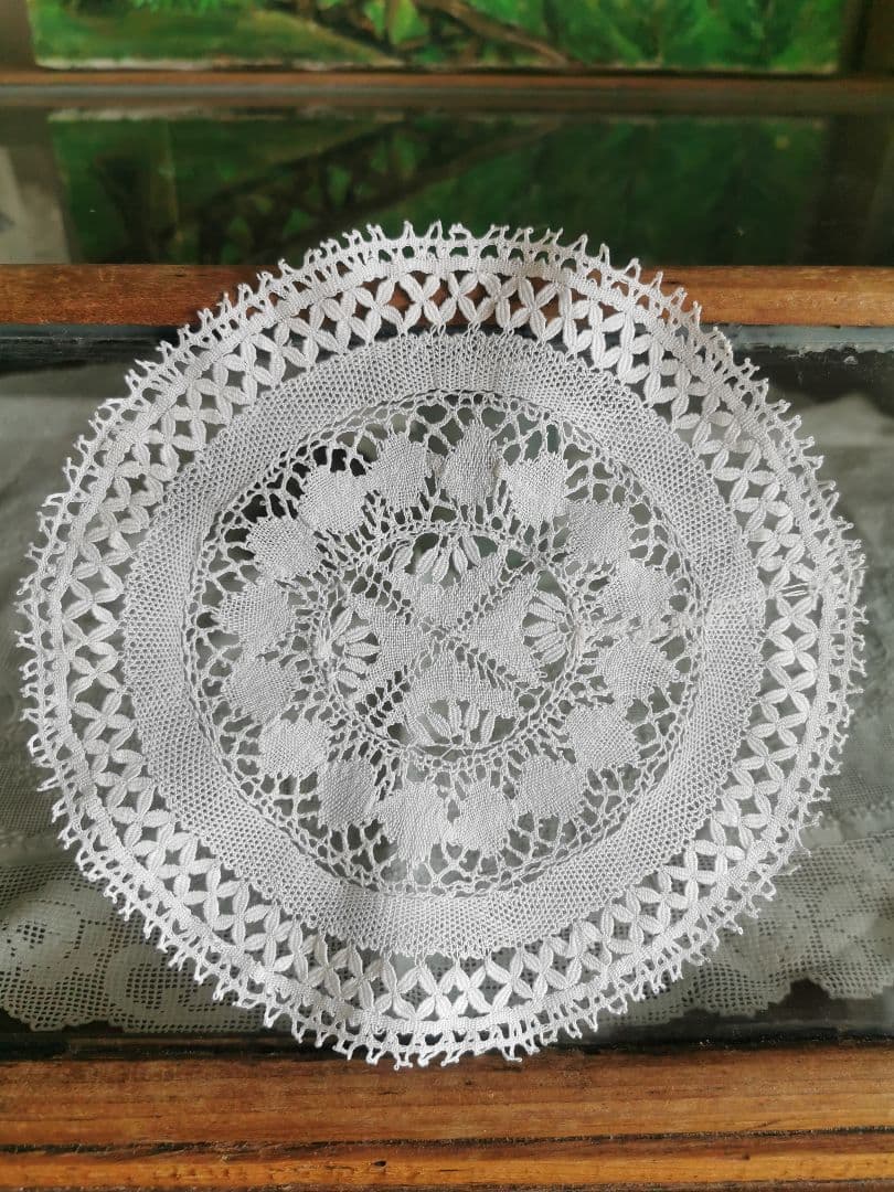 アンティーク マルチーズレース リネンラウンドドイリー マルタ十字✠ ペアセット