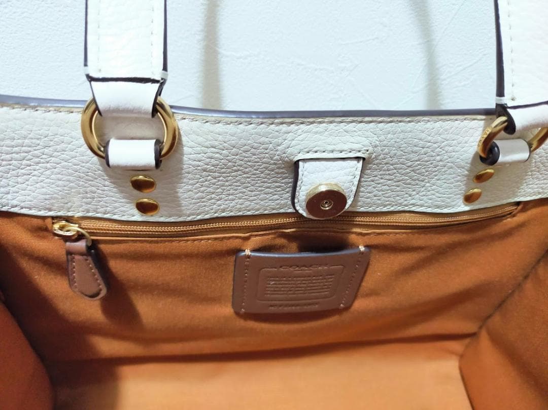 【中古】COACH　デンプシー キャリーオール シグネチャー キャンバス