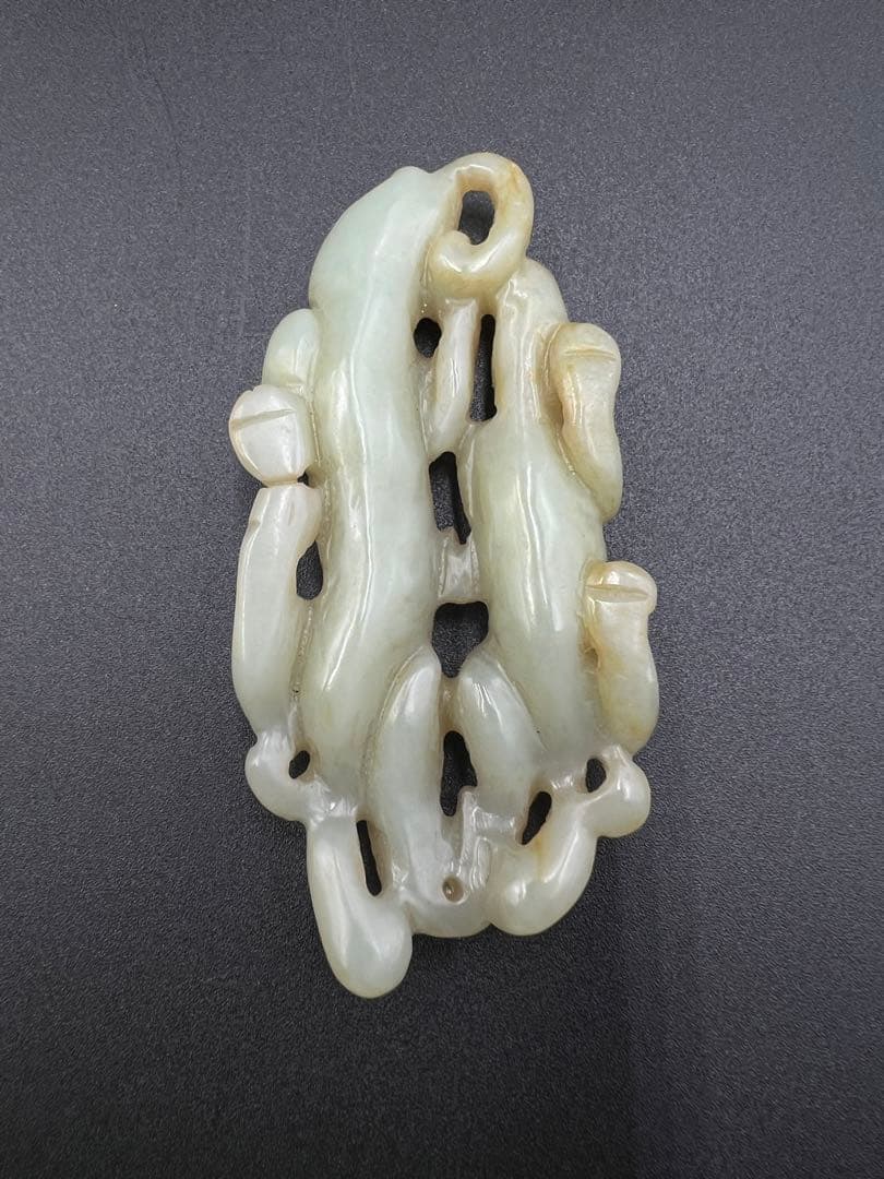 玉佩 玉製品 雕刻 根付 飾り物 中国古美術 重さ約64g