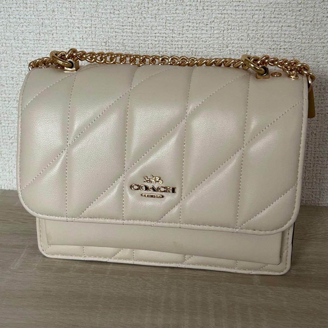 coach ショルダーバッグ　キルティング　ホワイト　ミニショルダー