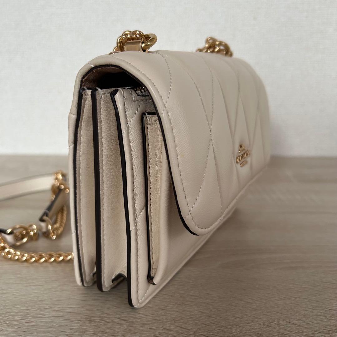 coach ショルダーバッグ　キルティング　ホワイト　ミニショルダー