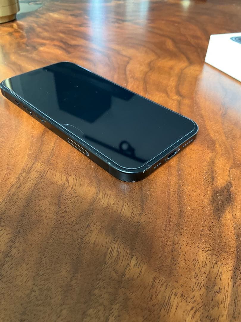 iPhone16 128GB BLACK 純正ケース付き 傷あり