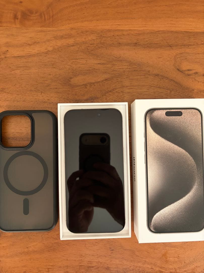 【背面新品】iPhone 15 Pro 256GB ナチュラルチタニウム