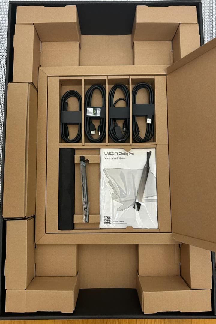 WACOM Cintiq Pro 27 DTH271K0D 本体【中古】