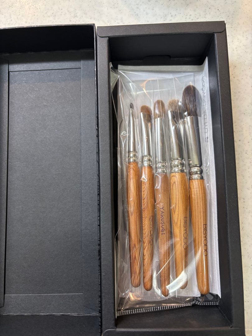 ウエダ美粧堂　BISYODO 屋久杉　化粧筆5本セットメイクブラシ26730円