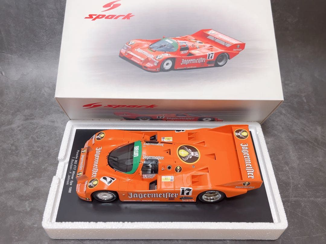スパーク 1/18 ポルシェ 962 Spa 優勝 #17 イエーガーマイスター