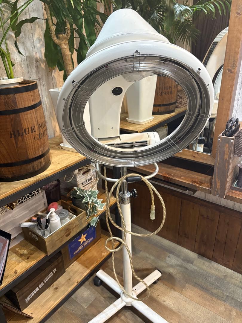 【定価35万円】タカラベルモント、ローラーボール　白　修理必要(目安5〜6万)