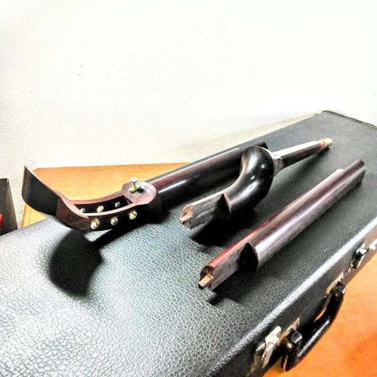 三味線　紅木 中棹 東さわり・ 地唄・撥・ 駒 ・袋他 ケース付