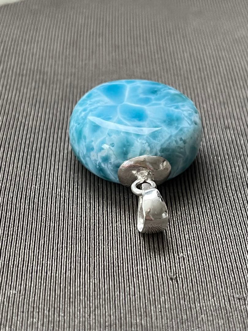 天然石ラリマー☆高品質！まる型ペンダントトップ☆レアな丸型＆両面違う模様が素敵！