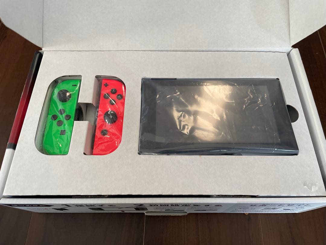 S*i様 Nintendo Switch 本体 赤/緑 Joy-Con付き