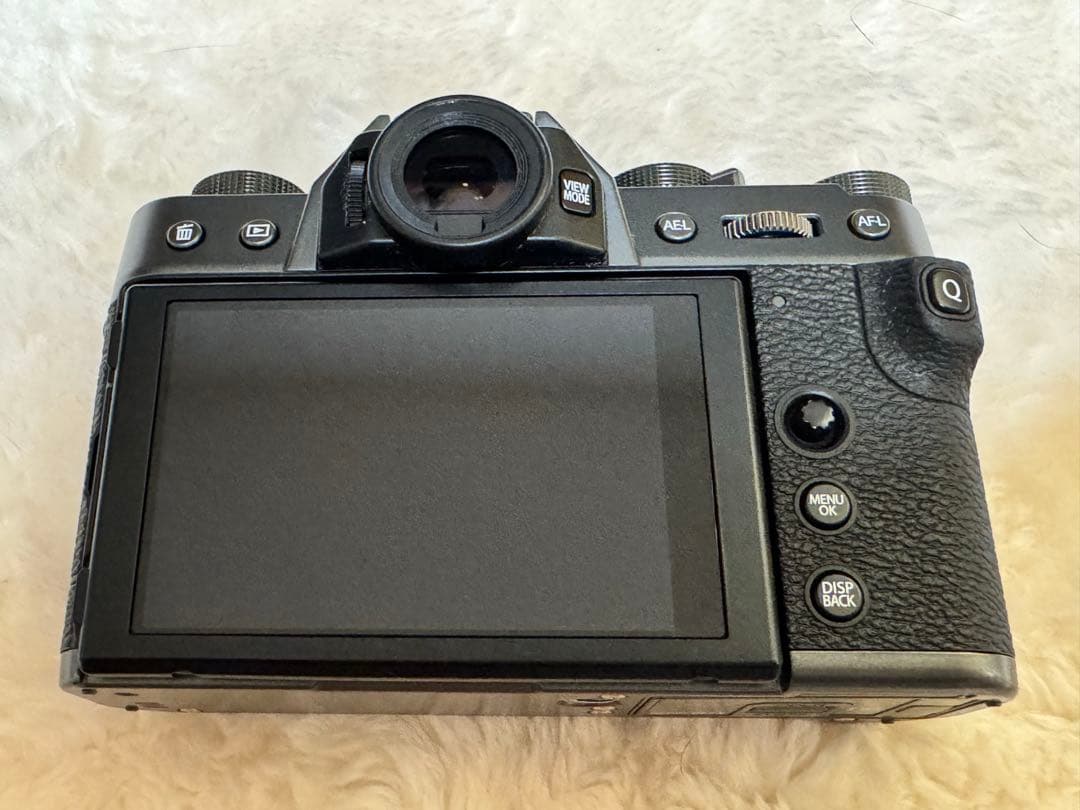 Fujifilm X-T30 ミラーレスカメラ レンズキット 本体と付属品