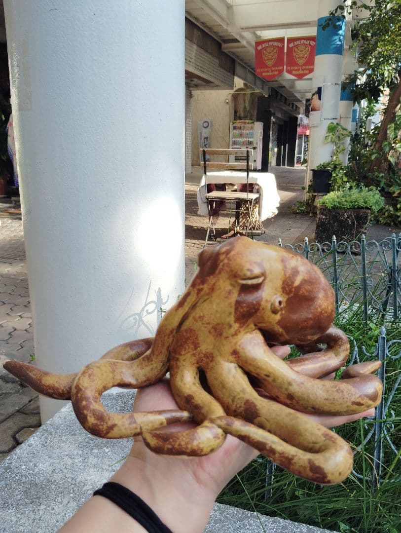 陶器製タコの置物