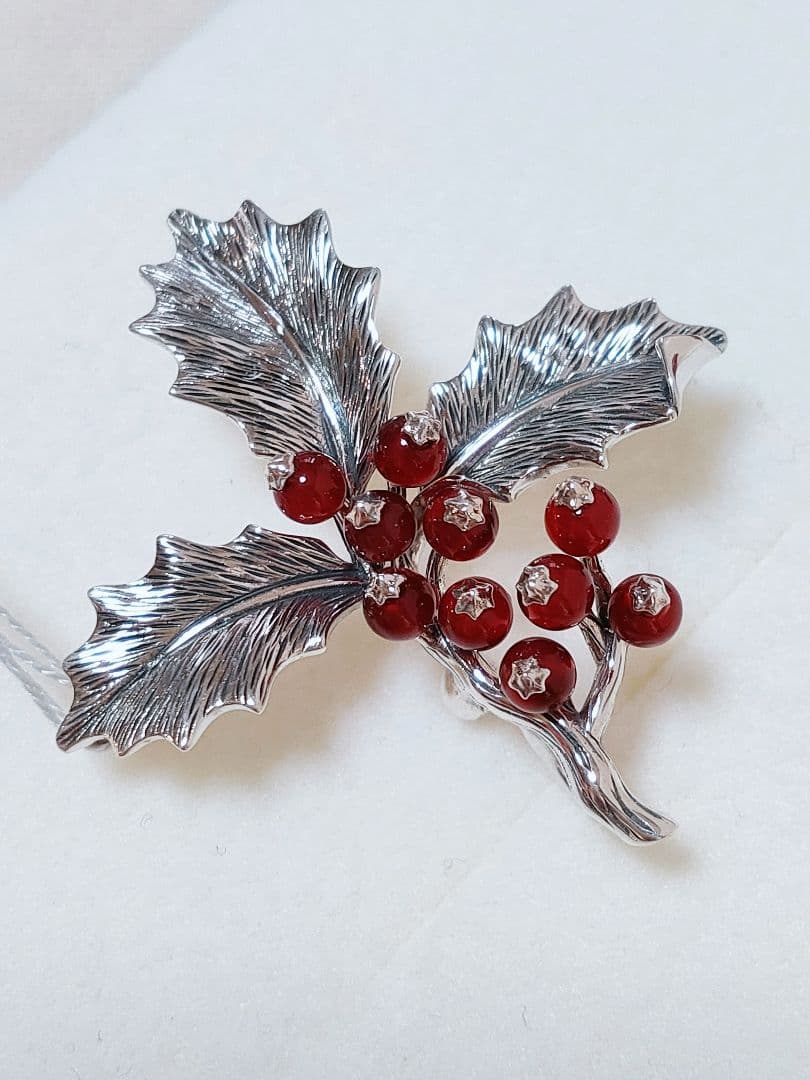 新作 碌山 クリスマスヒイラギ ガーネリアン シルバー ブローチ 兼ペンダント