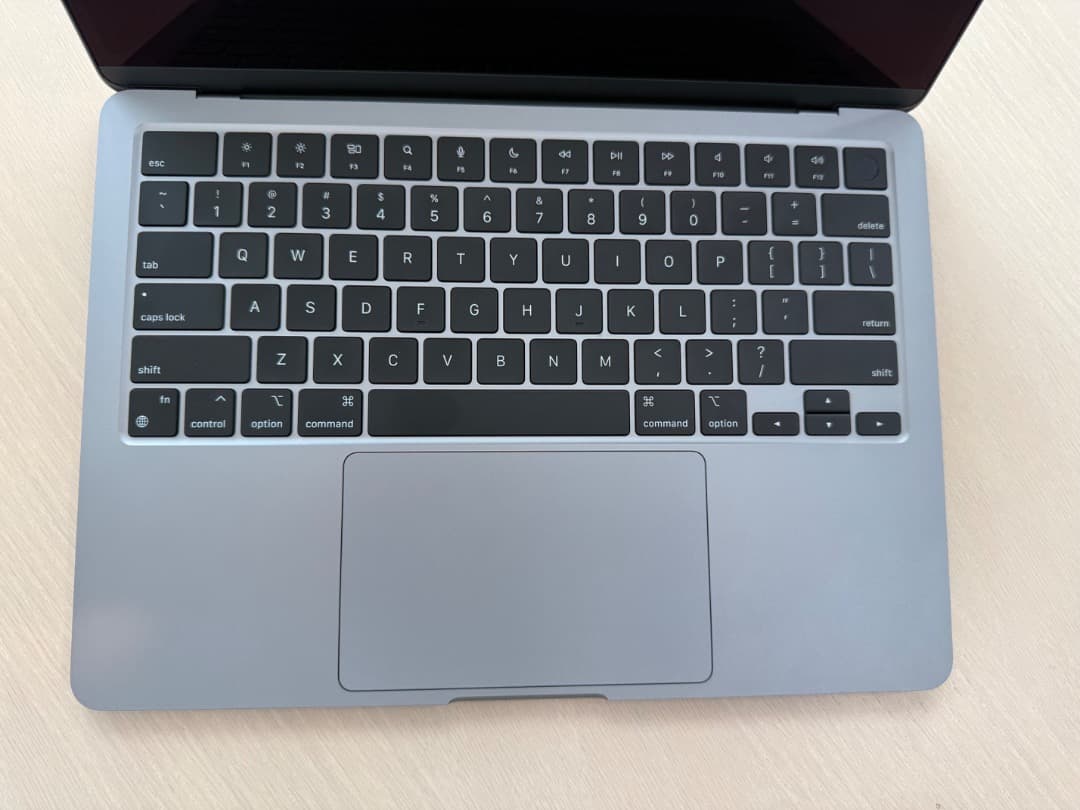 MacBook Air M2 13.6” 8GB 256GB グレー US配列