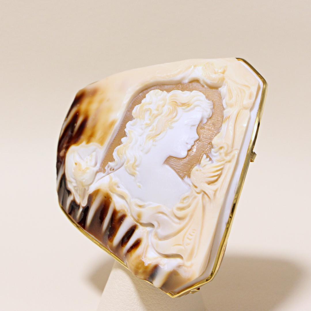 18金 大きい三層 シェルカメオ　K18YG　ジュエリーペンダント兼ブローチ