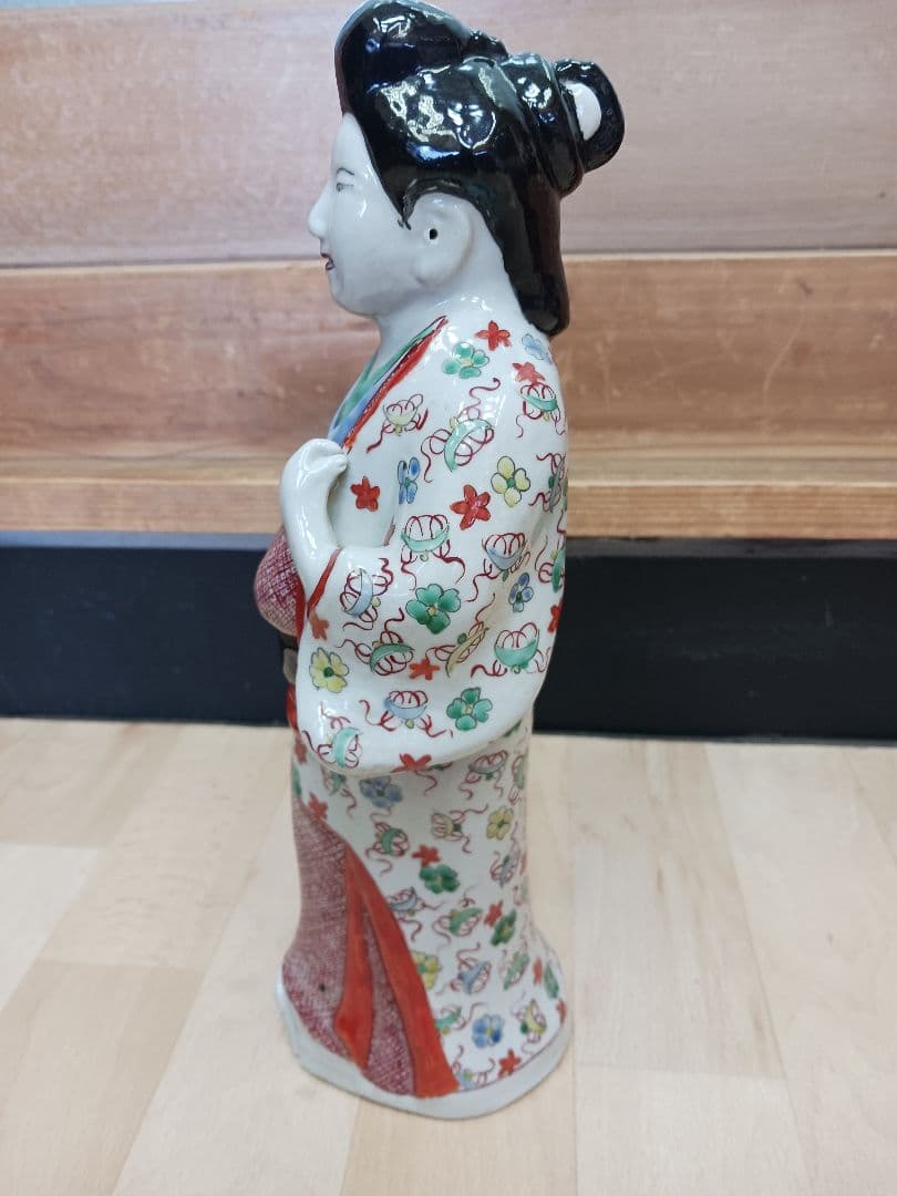 時代物　柿右衛門？　色絵　婦人　人形　陶磁器　在銘　角福　 置物
