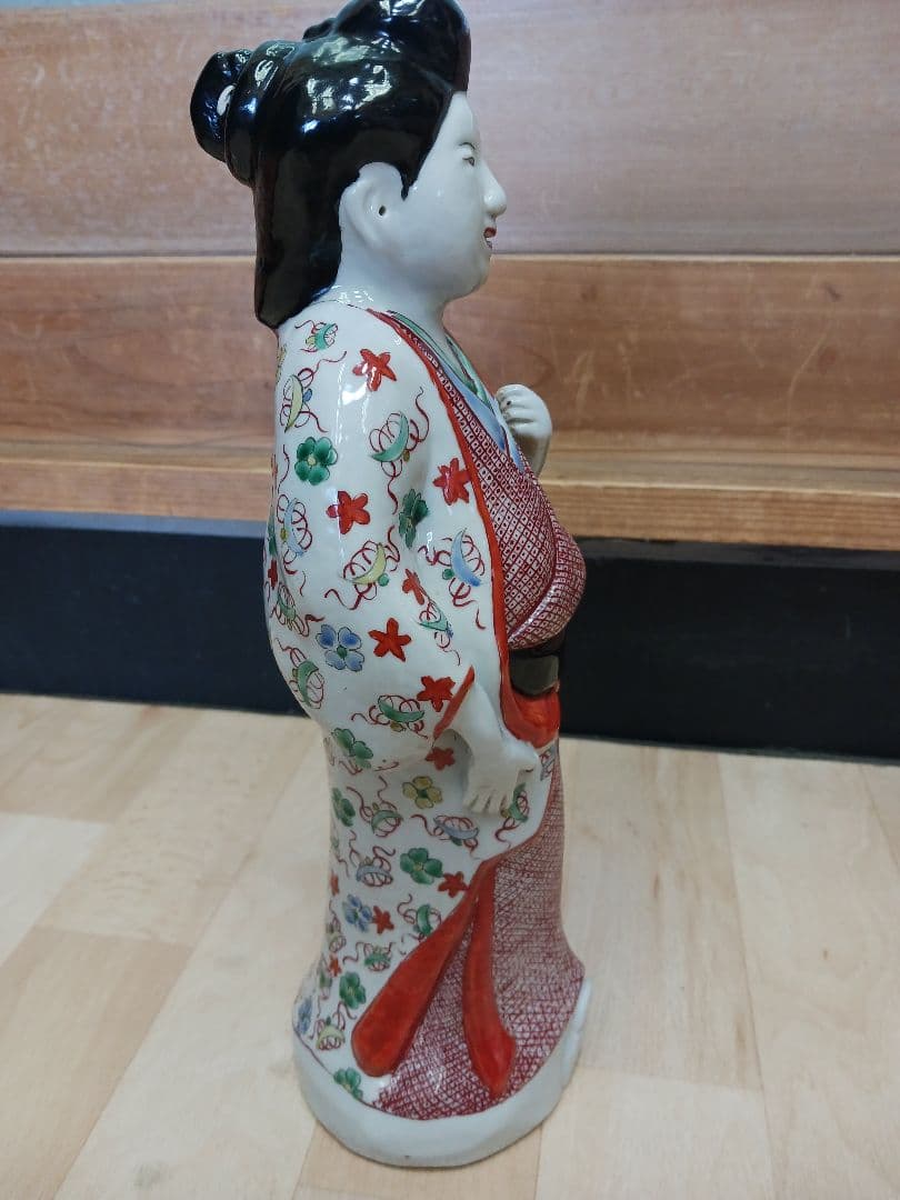 時代物　柿右衛門？　色絵　婦人　人形　陶磁器　在銘　角福　 置物