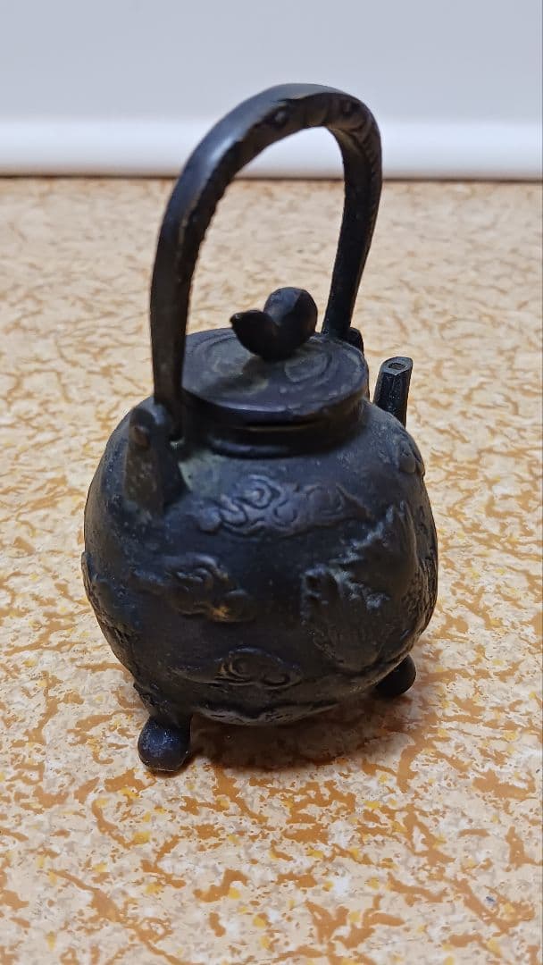 時代物　銅製　鉄瓶形　翼龍図　摘み瓢箪　三足　水滴　江戸期　鉄瓶
