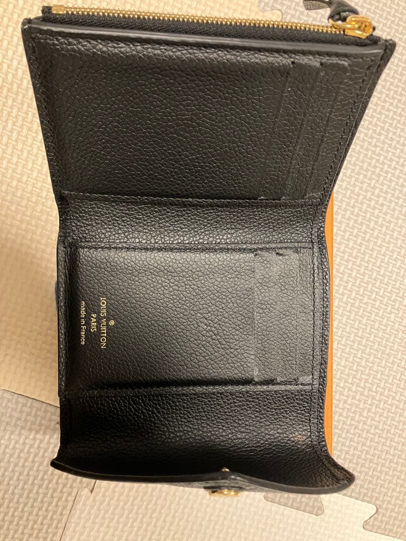 ヴィトン　ポルトフォイユ・ヴィクトリーヌ　財布