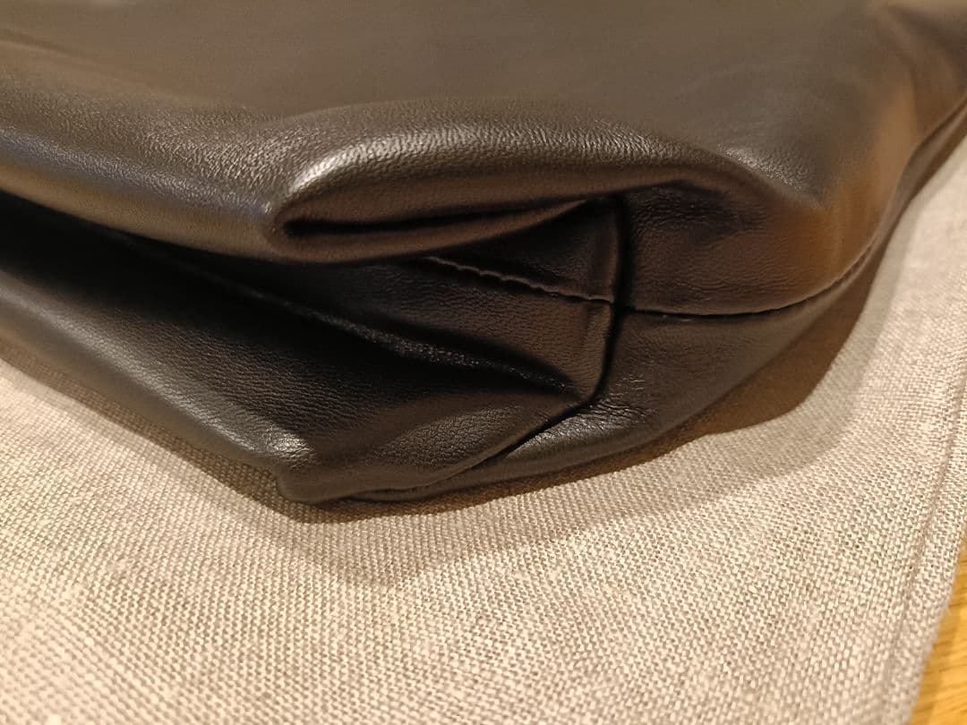 ミナペルホネン kostea bag M ブラック　タンバリン