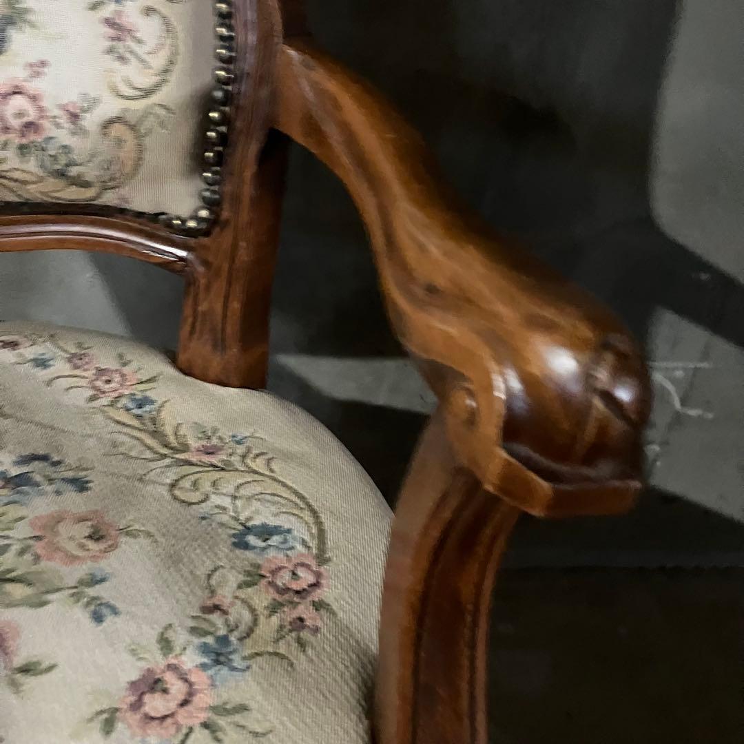 プチポワン アームチェア ゴブラン織り ロココ調 猫脚 ナポレオン 鋲打ち