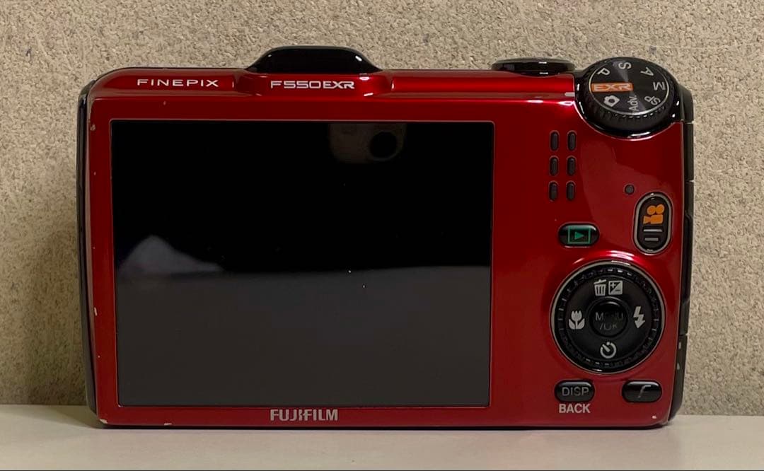 Fujifilm FINEPIX F550EXR コンパクトデジタルカメラ