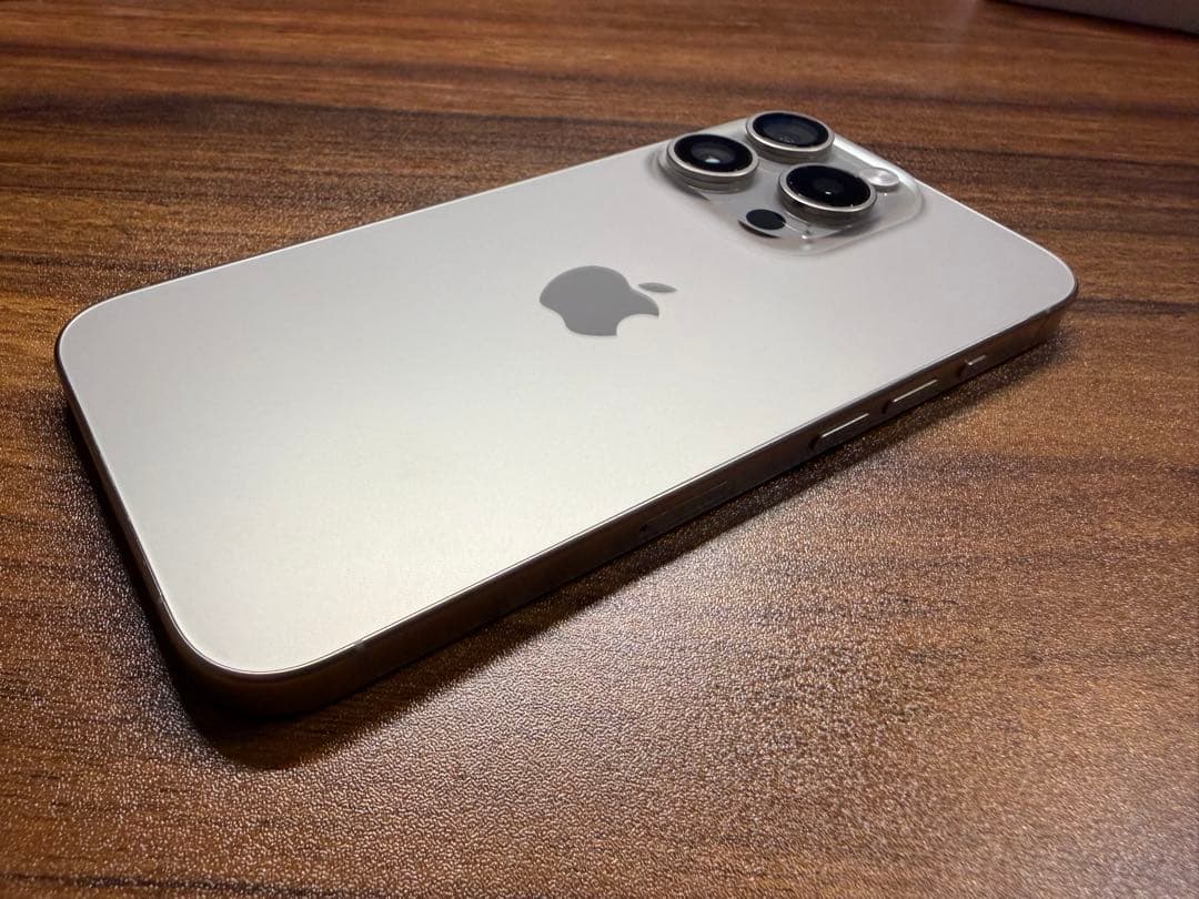 iPhone 15 Pro 256GB ナチュラルチタニウム simフリー