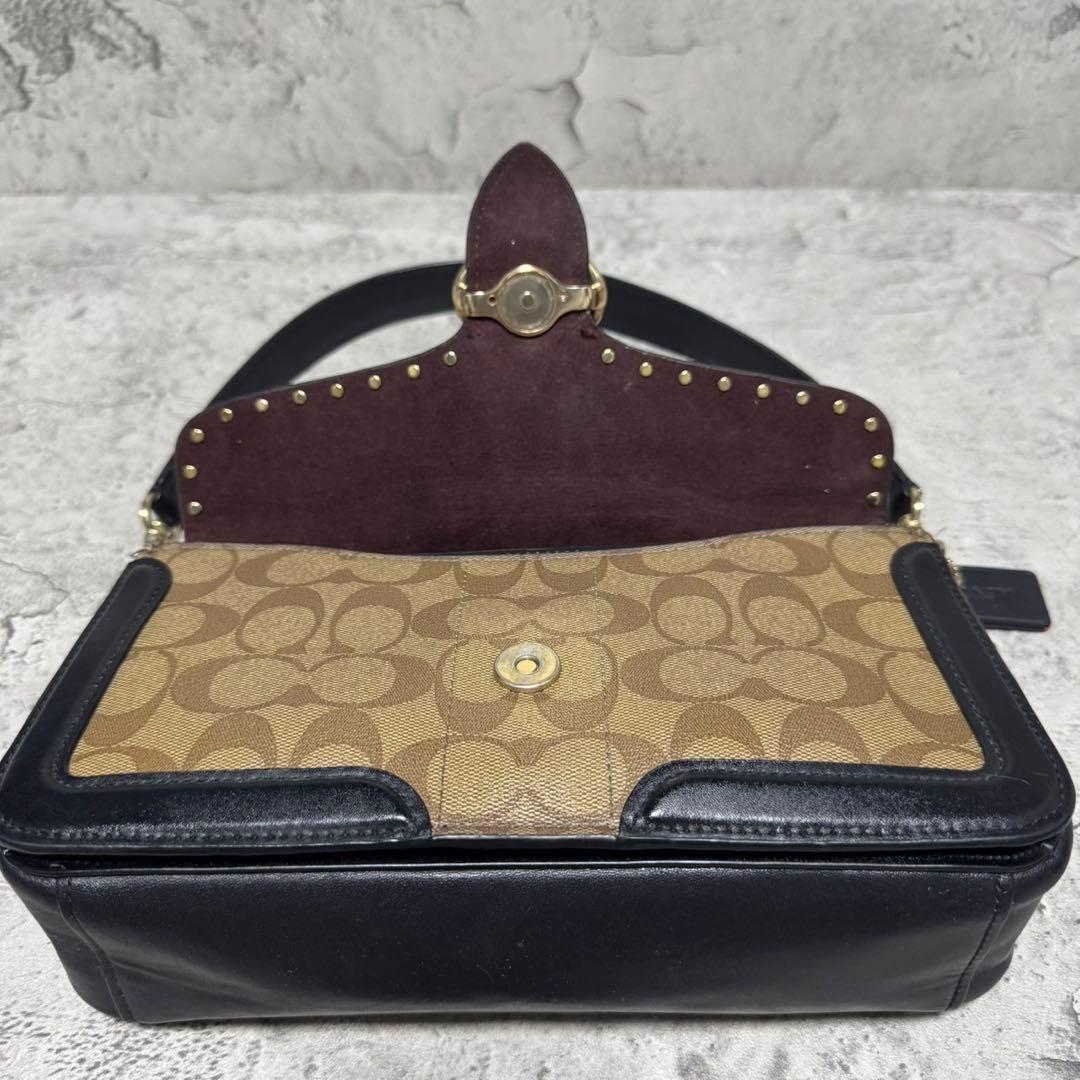 美品✨️コーチ ワンショルダーバッグ ジョージー レザー スタッズ 茶 5605