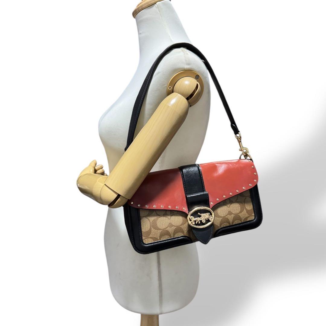 美品✨️コーチ ワンショルダーバッグ ジョージー レザー スタッズ 茶 5605