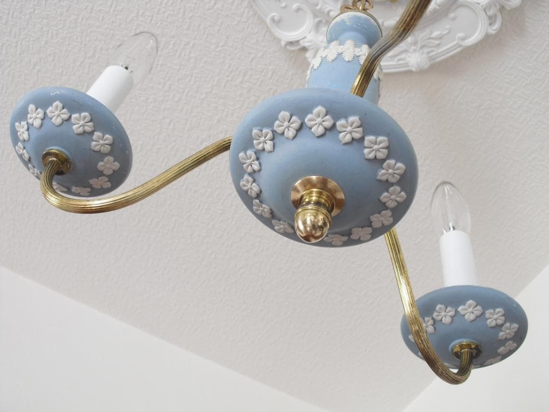 イギリスアンティーク 陶器 真鍮 3灯 シャンデリア