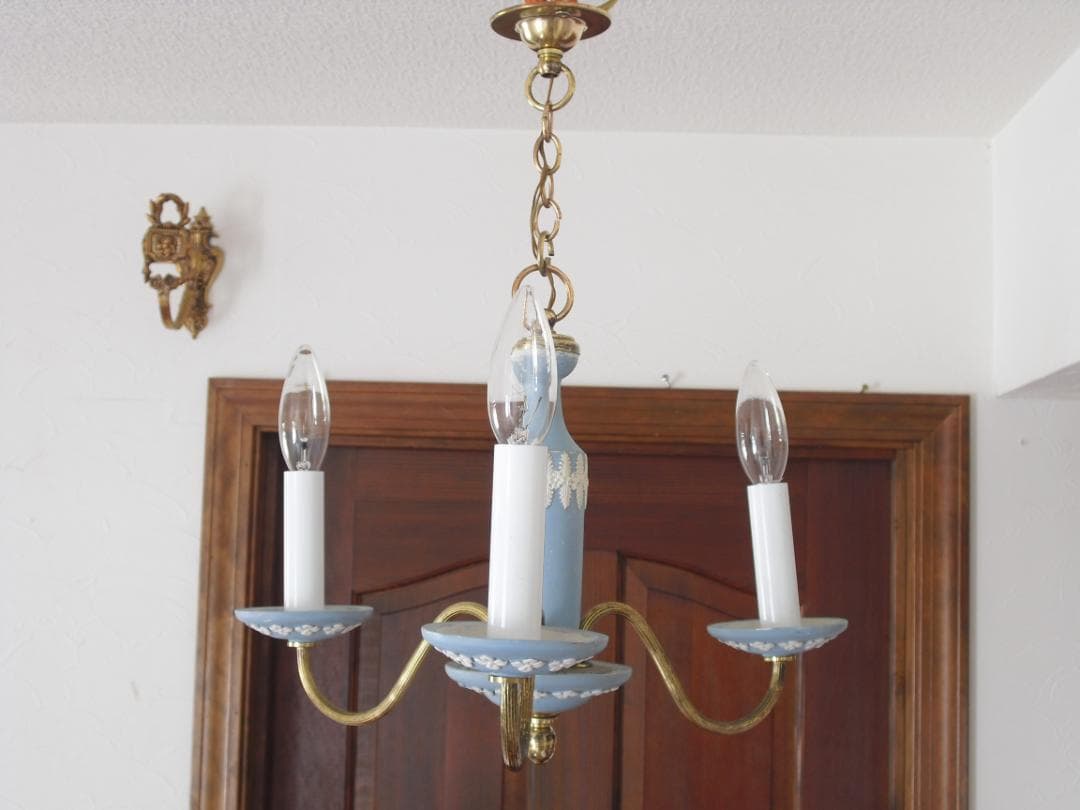 イギリスアンティーク 陶器 真鍮 3灯 シャンデリア