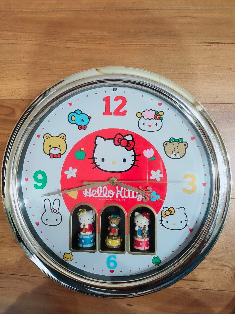 ハローキティ 壁掛け時計 からくり人形付き