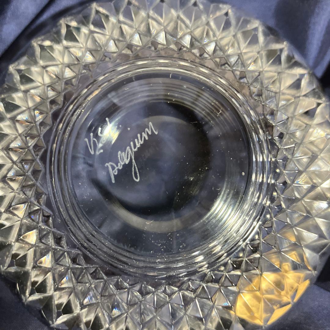 ベルギー王室御用達名門ガラス会社のカッティングガラス盃３点（日本の三ッ重盃？）