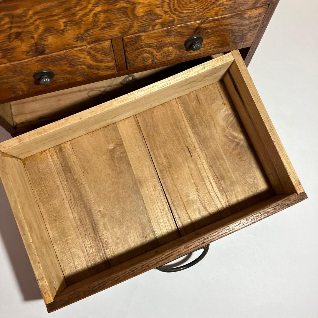 最小サイズの骨董時代物針箱（表面：欅、内側：桐）