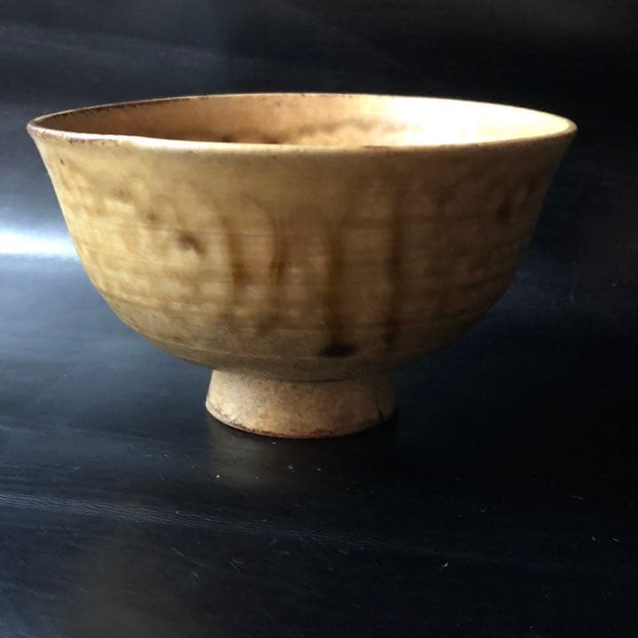 蔵からかなり古そうな抹茶茶碗が出て来た。名あり、古美術品、茶道具