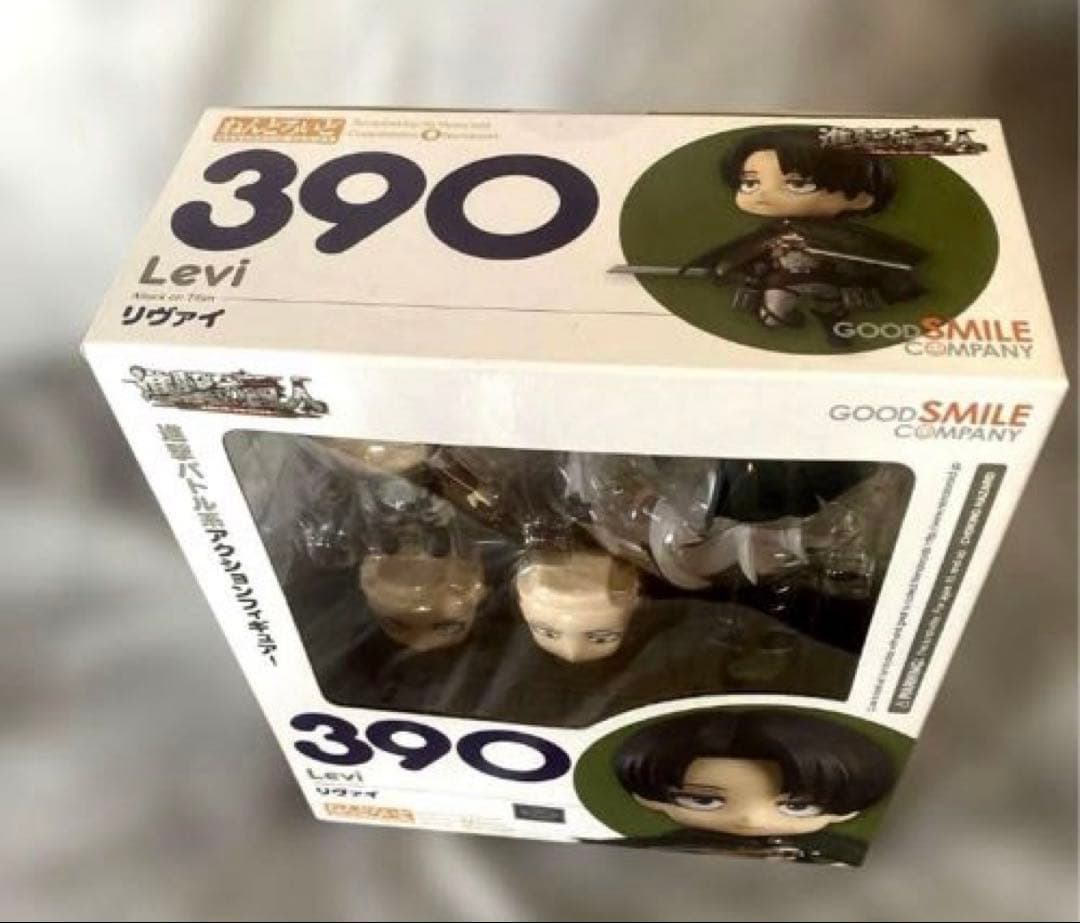 【進撃の巨人 】エルヴィンBRAVE-ACTフィギュア +期間限定おまけリヴァイ