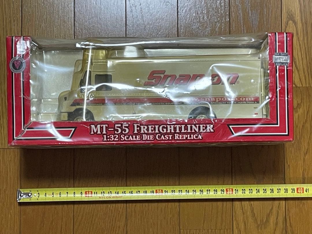 スナップオンバン　ダイキャストカー