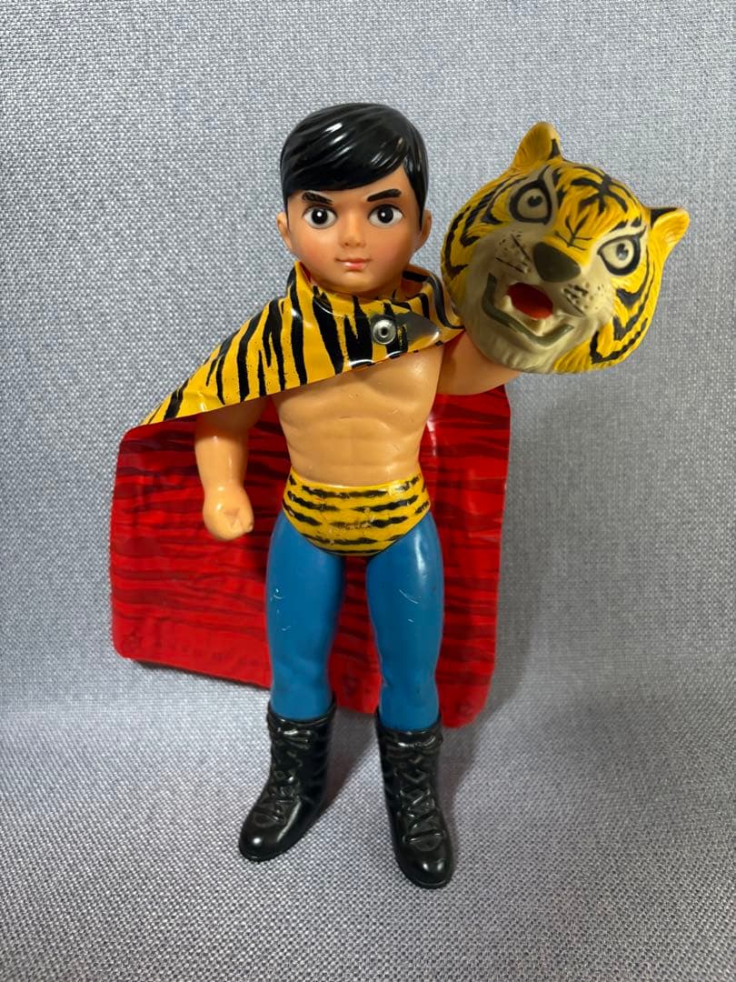 タイガーマスク ソフビ 中嶋製作所 当時物 マント付き 両手グー