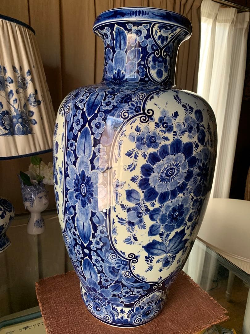 ロイヤルデルフト　破格！オランダのビンテージ超大型花瓶で細かく描き込まれた美術品