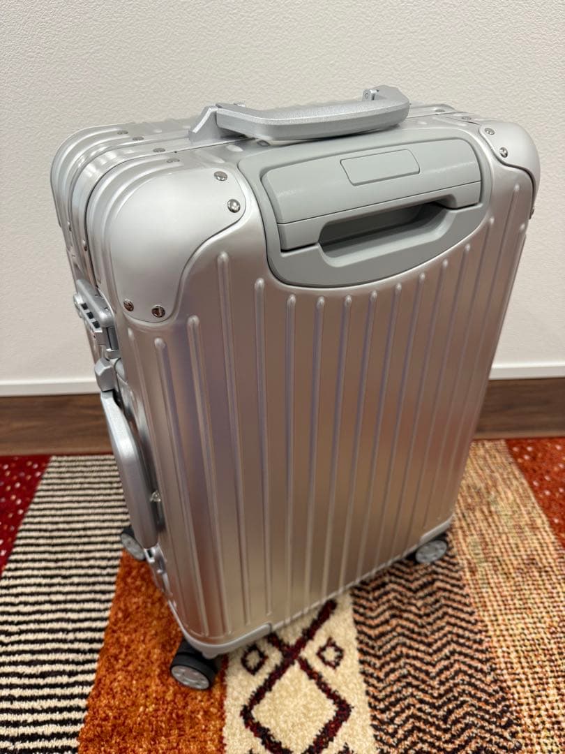 リモワ　オリジナル　キャビン　シルバー　新品