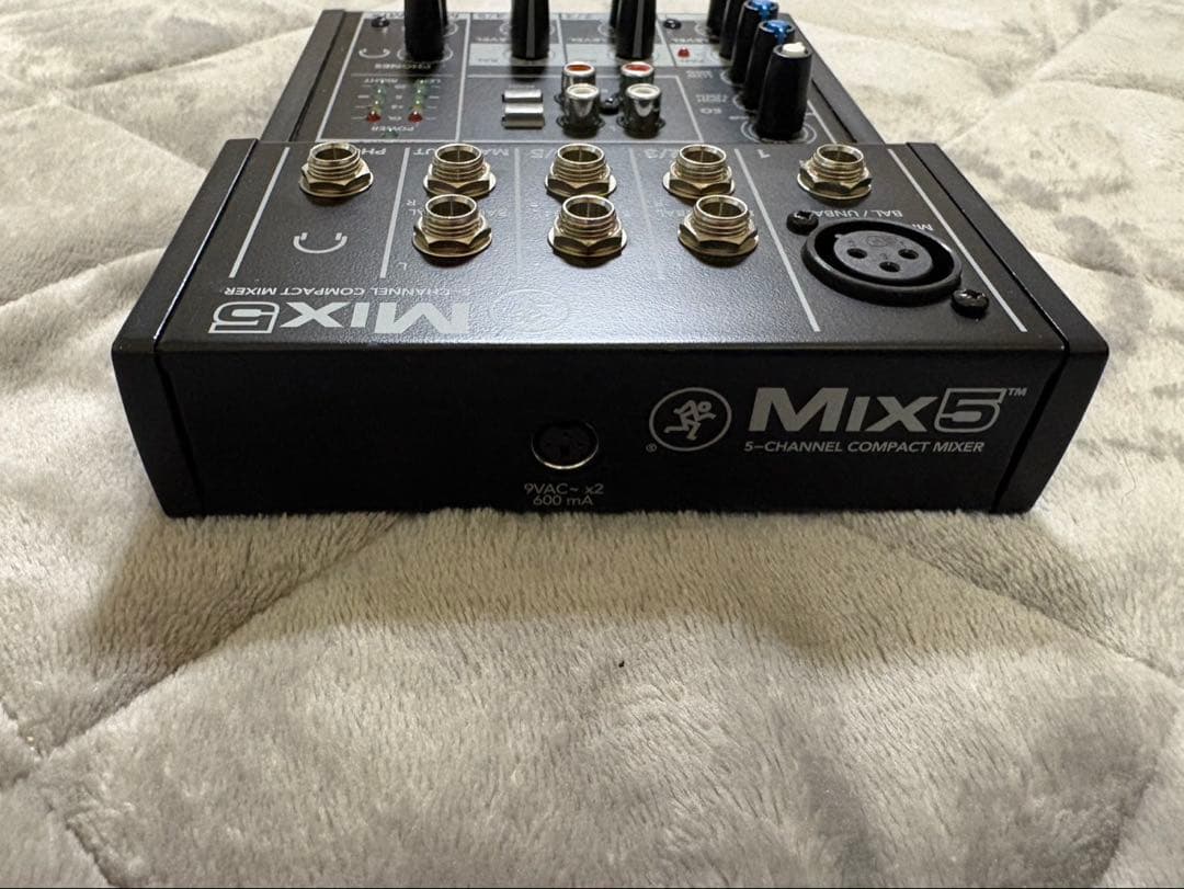 Mackie Mix5 5チャンネルアナログミキサー