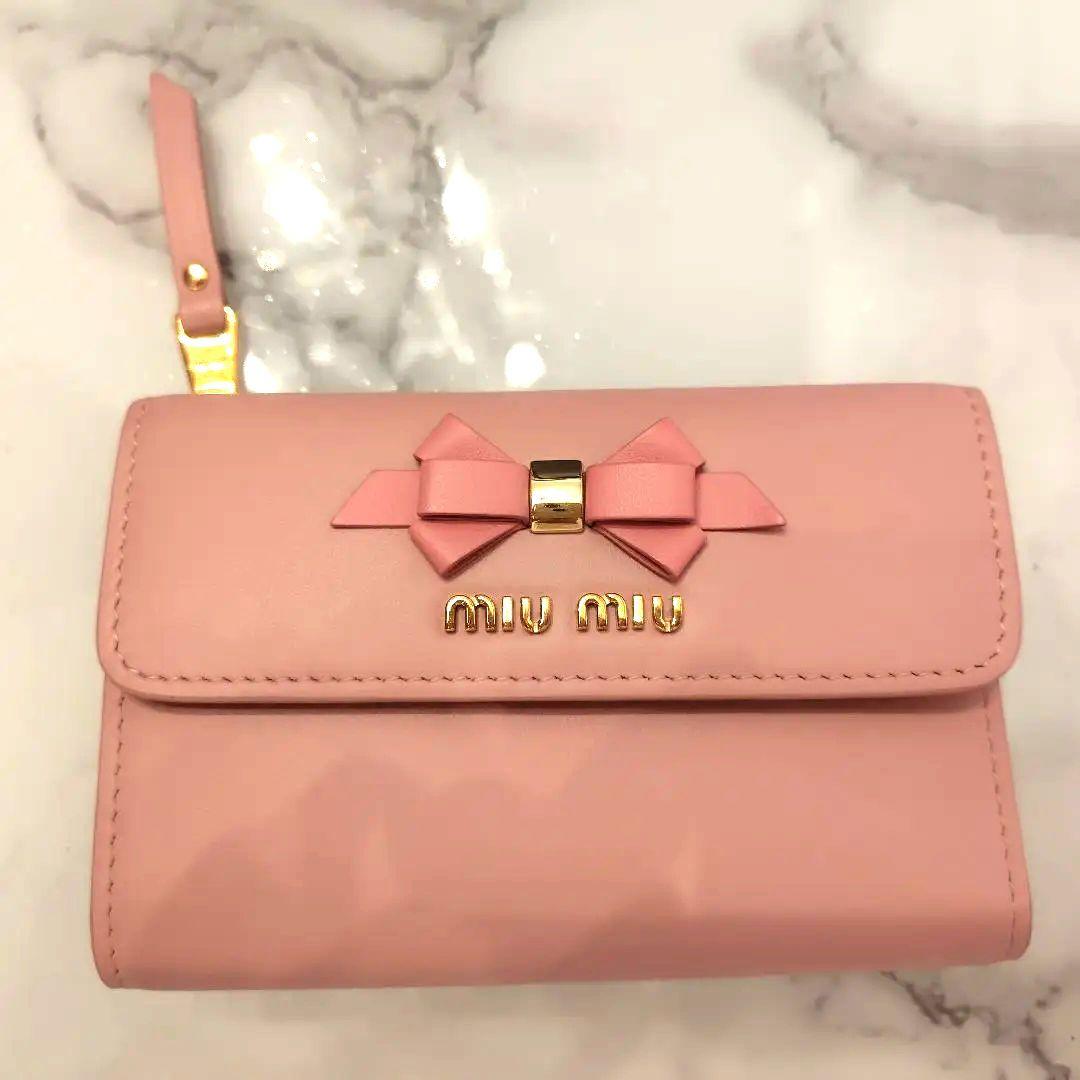 【美品】miu miu ピンクレザー三つ折り財布