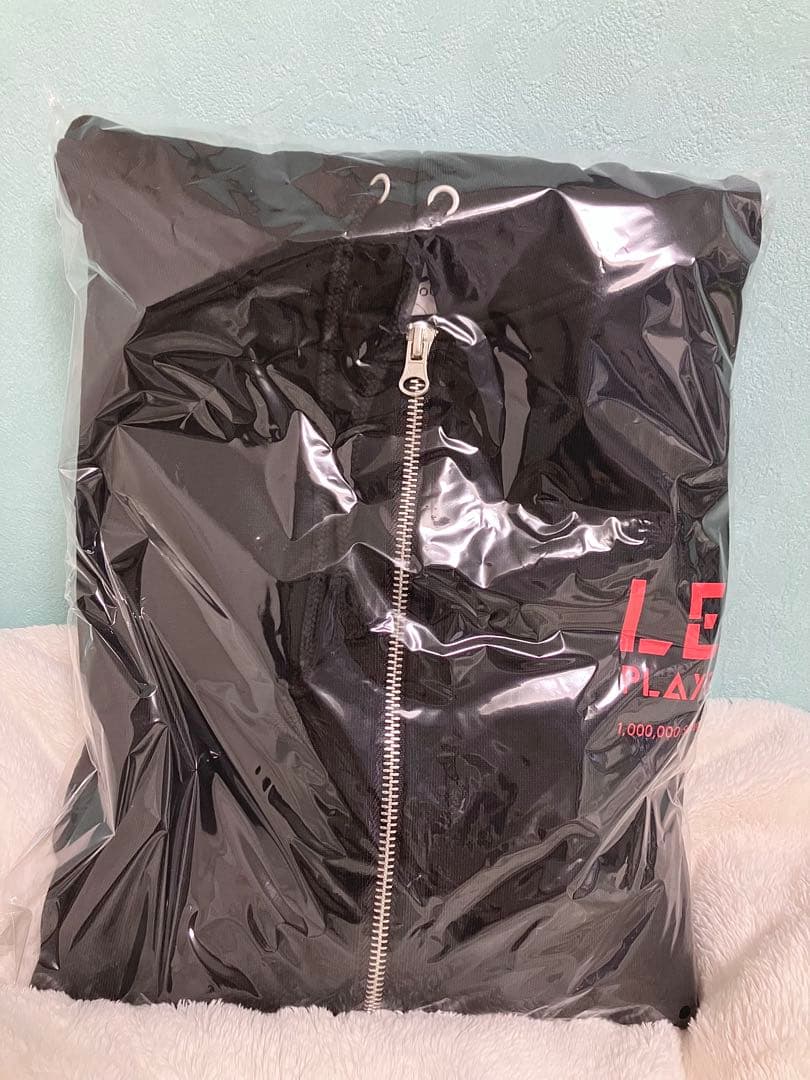 LEO 山田涼介　パーカー　タンブラー　ヘアクリップ　ビジュアルカード