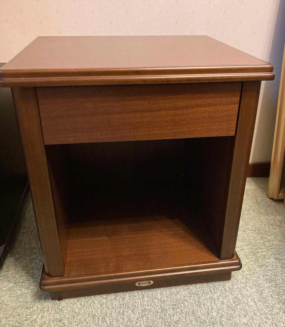 ナイトテーブル　サイドテーブル　シモンズ