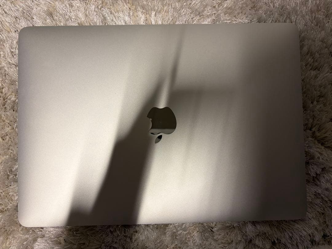 Apple MacBook 本体 充電器付き