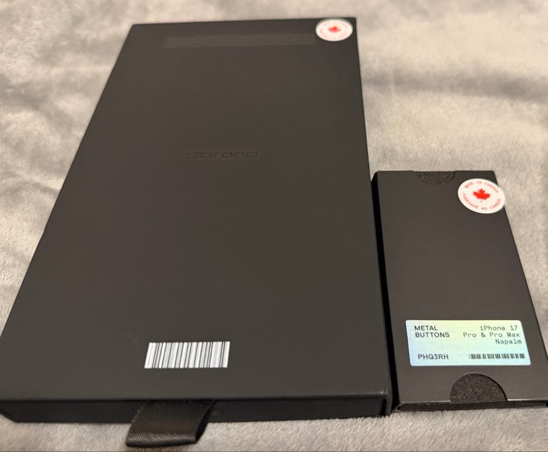 iPhoneアクセサリー dbrand TANK CASE with NAPALM BUTTON