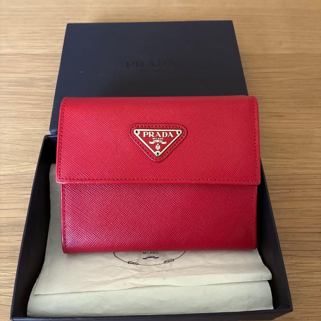 PRADA 三つ折り財布 レッド サフィアーノレザー