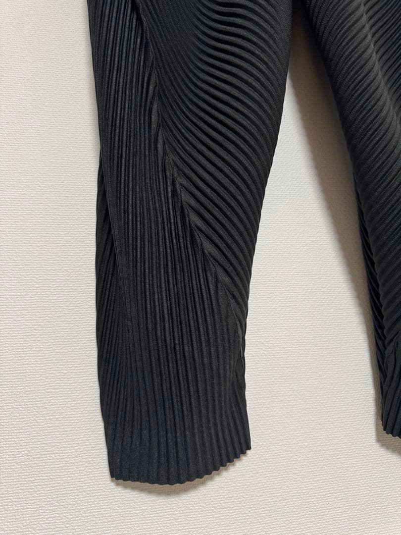 HOMME PLISSE ISSEY MIYAKE テーパードプリーツパンツ