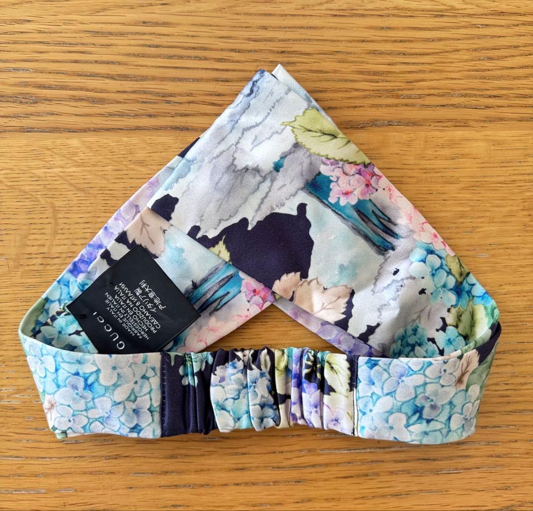 GUCCI フラワープリント ヘアバンド　紫陽花